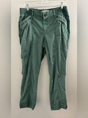 Sonoma Green Cropped Cargo Pants with Zip Pockets
